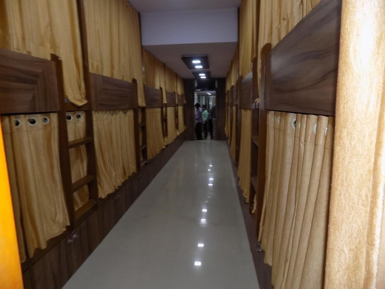 Metro Inn Dormitory Mumbai Exterior photo