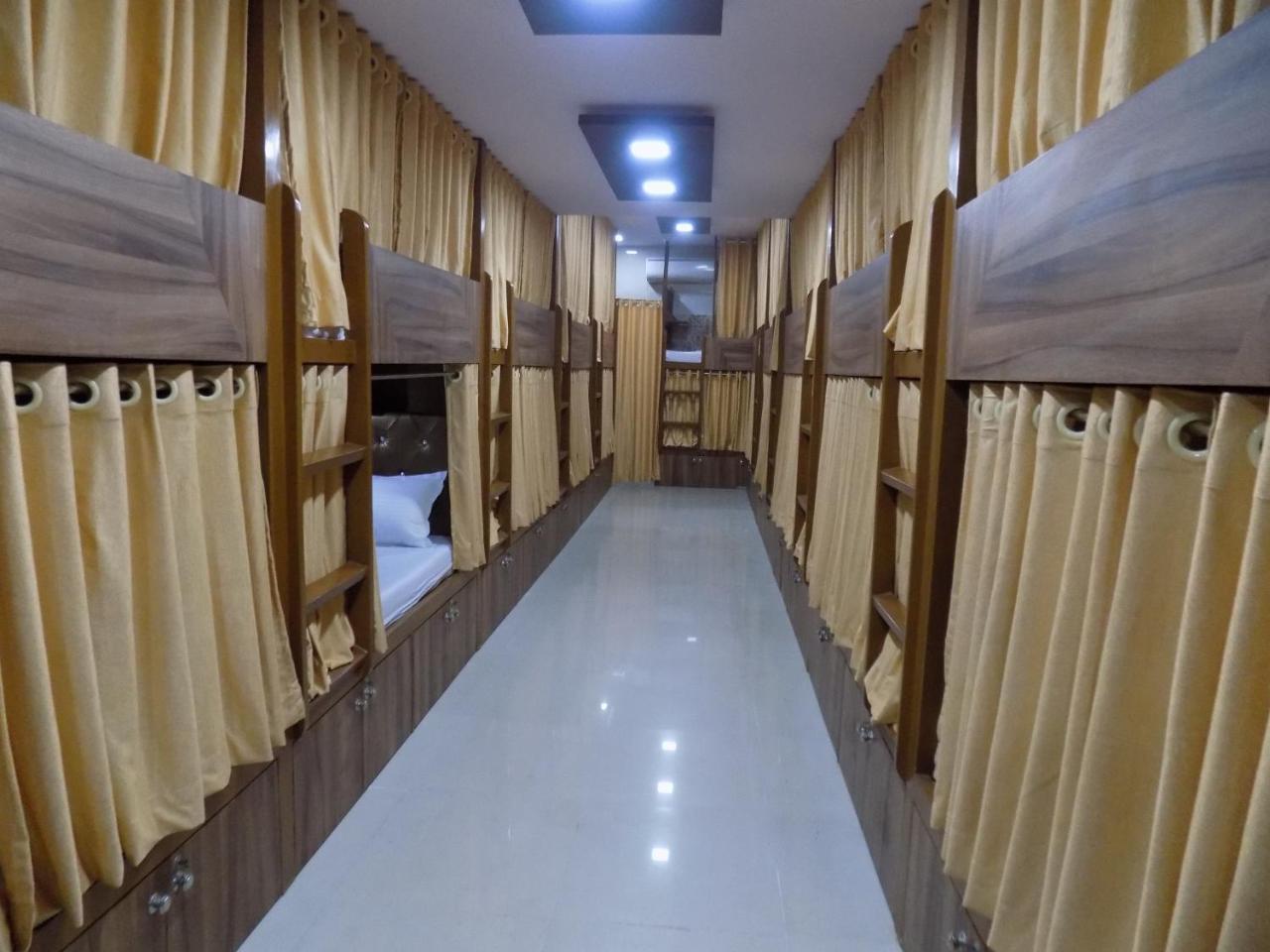 Metro Inn Dormitory Mumbai Exterior photo