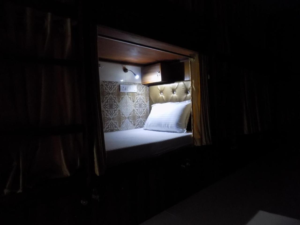 Metro Inn Dormitory Mumbai Exterior photo